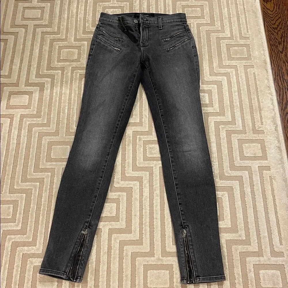 J BRAND GRAY JEANS
